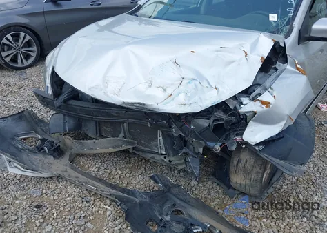 2014 Nissan Sentra Sr z USA, uszkodzony, nr VIN 3N1AB7AP4EL632595